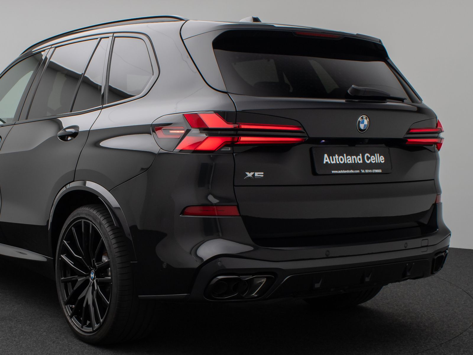 Fahrzeugabbildung BMW X5 M60i Panorama 360° B&W SoftCL Massage 22Zoll