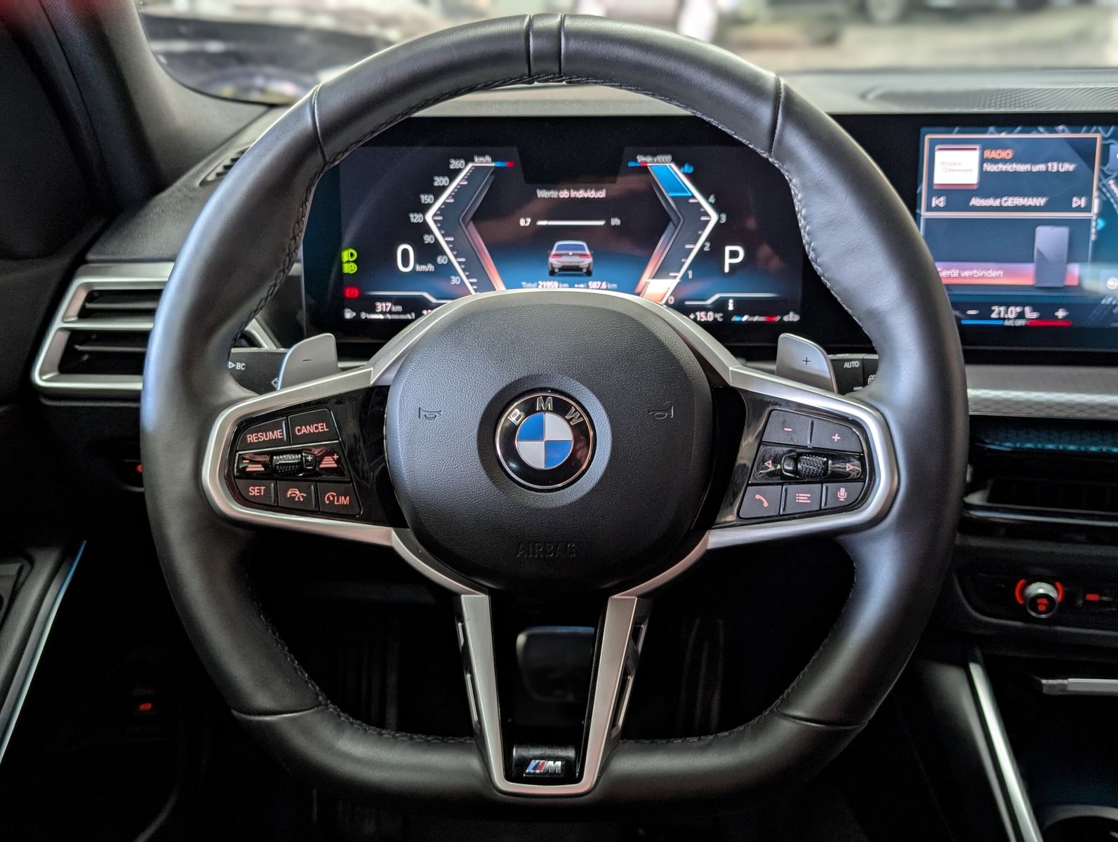 Fahrzeugabbildung BMW 320 d xDrive M Sport SHADOW PANO ACC KAM AHK LED