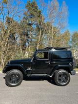 Jeep Wrangler JK Winde Höherlegung, Dachträger - Jeep Wrangler mit Diesel-Antrieb: Geländewagen