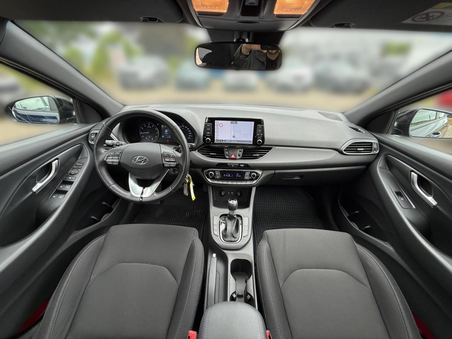 Hyundai i30 1.4T Kombi Passion+ Panodach Navi PDC SHZ Kl