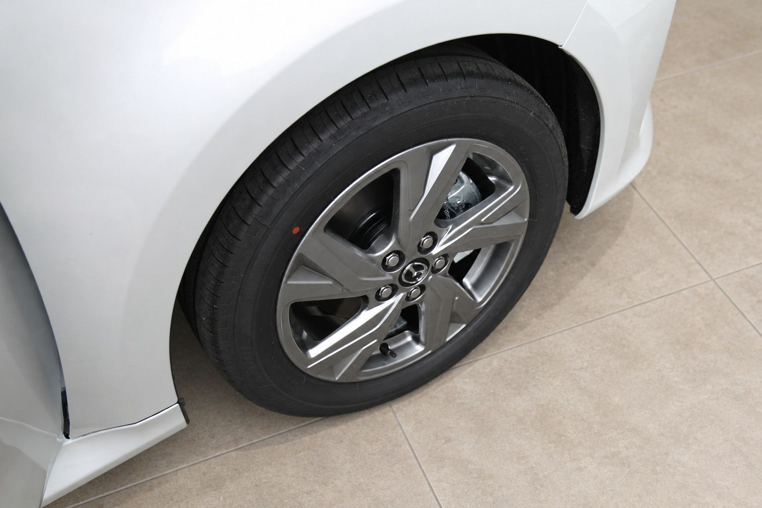 Mazda 2 Hybrid - Bild 8