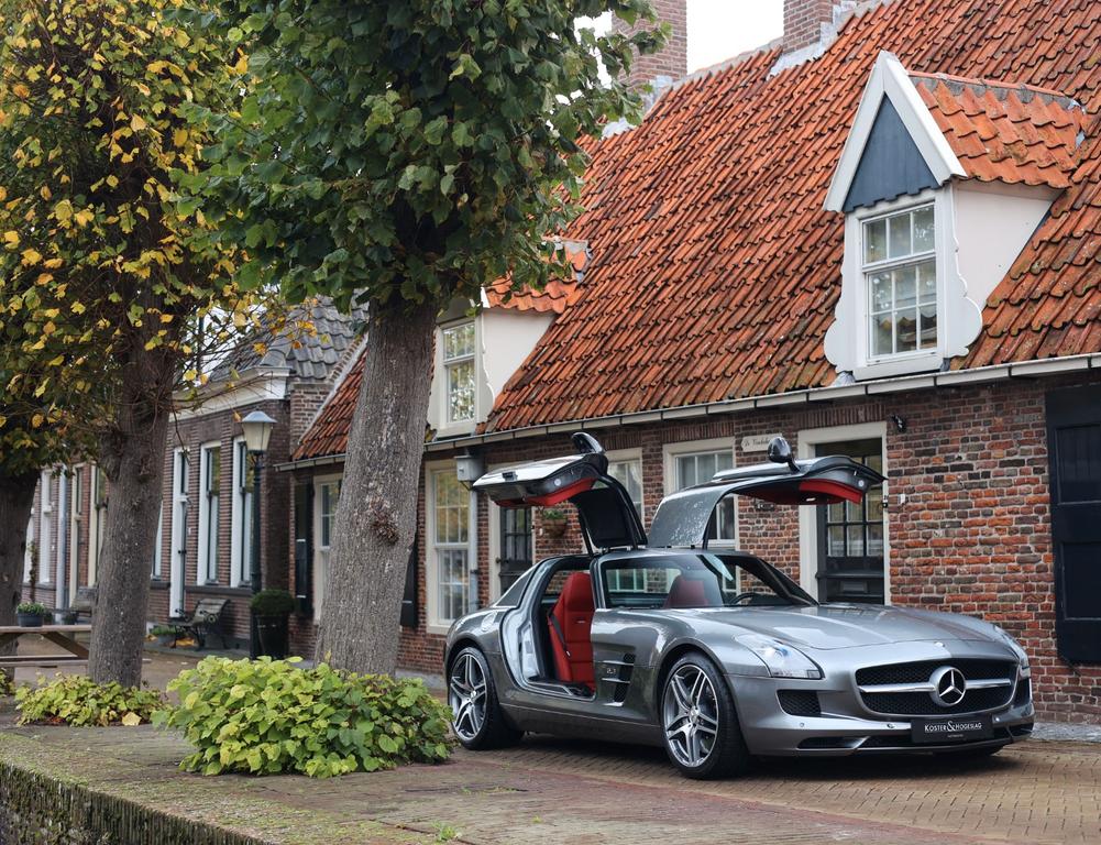 Mercedes-Benz SLS AMG