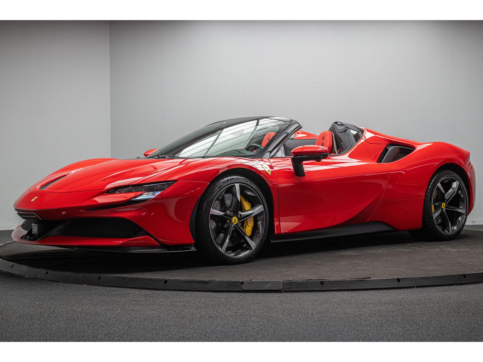Ferrari Sf90 spider 4.0 V8 1000 imagem 2