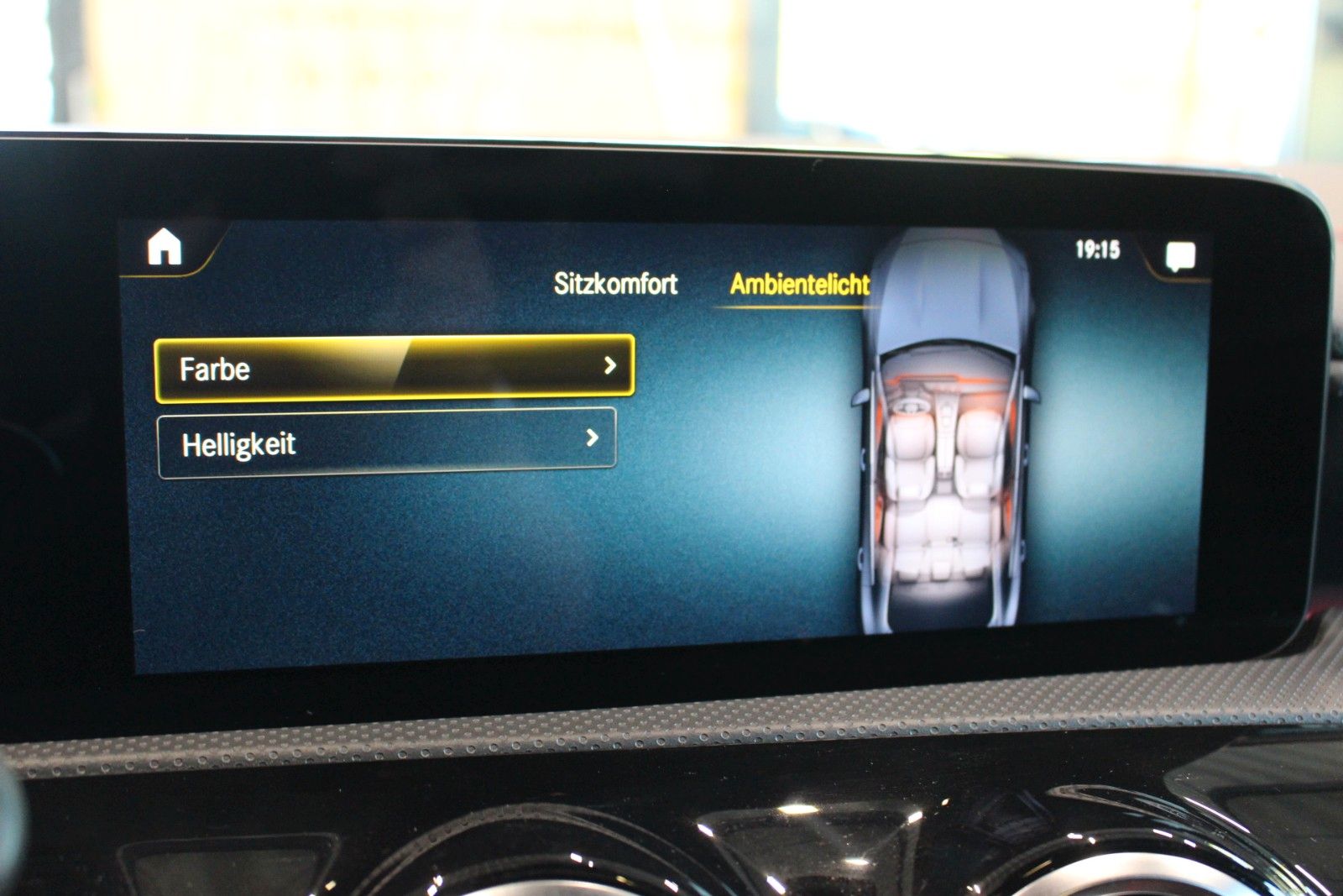 Fahrzeugabbildung Mercedes-Benz CLA 35 AMG 4Matic 1. Hand*Pano*Ambiente*MWST
