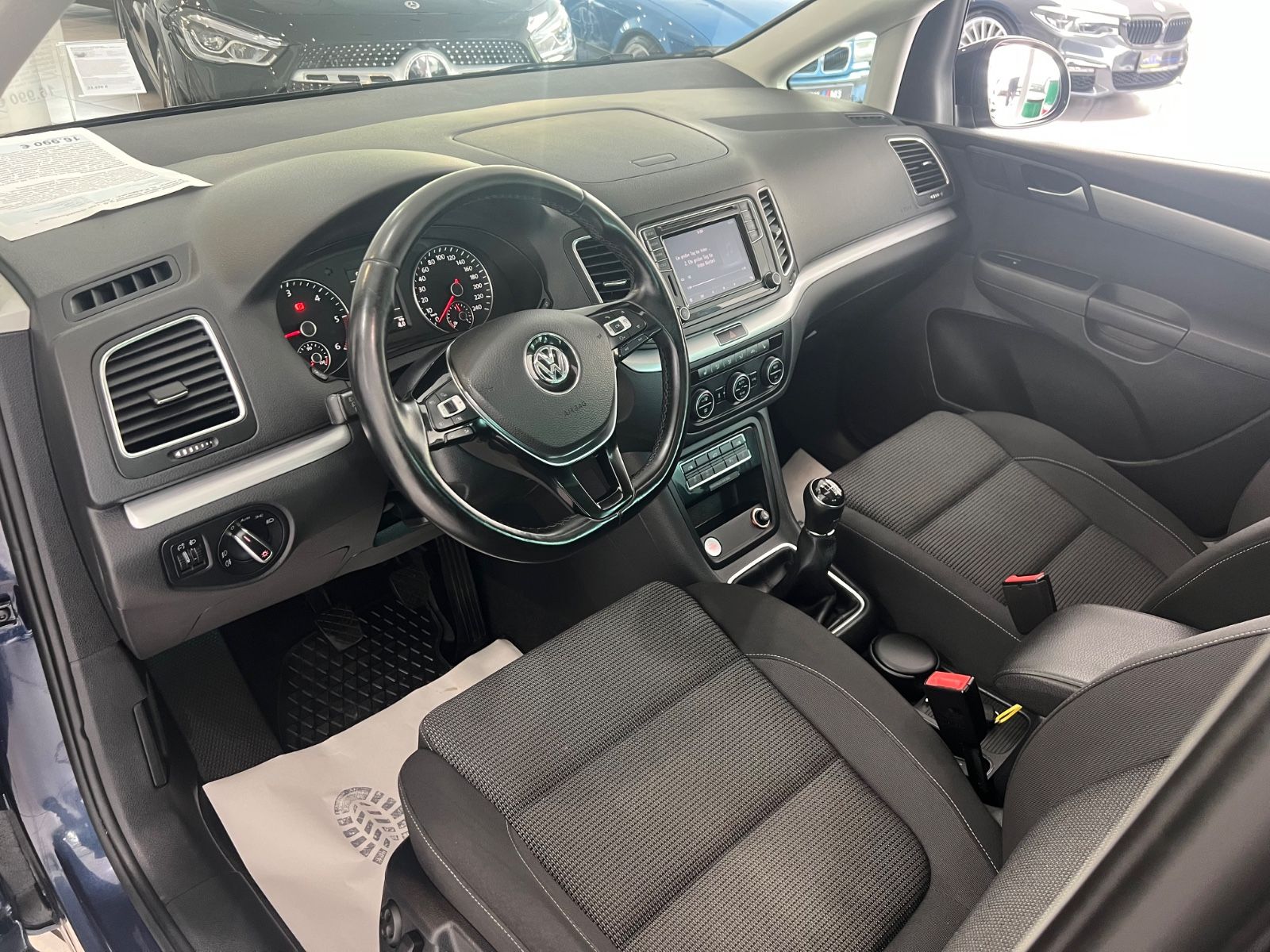 Fahrzeugabbildung Volkswagen Sharan 2.0 TDI Comfortline * PANO* R.KAMERA *AHK