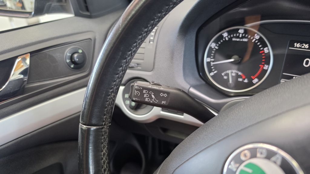 1.4 TSI AHK PDC SHZ Tempomat Garantie