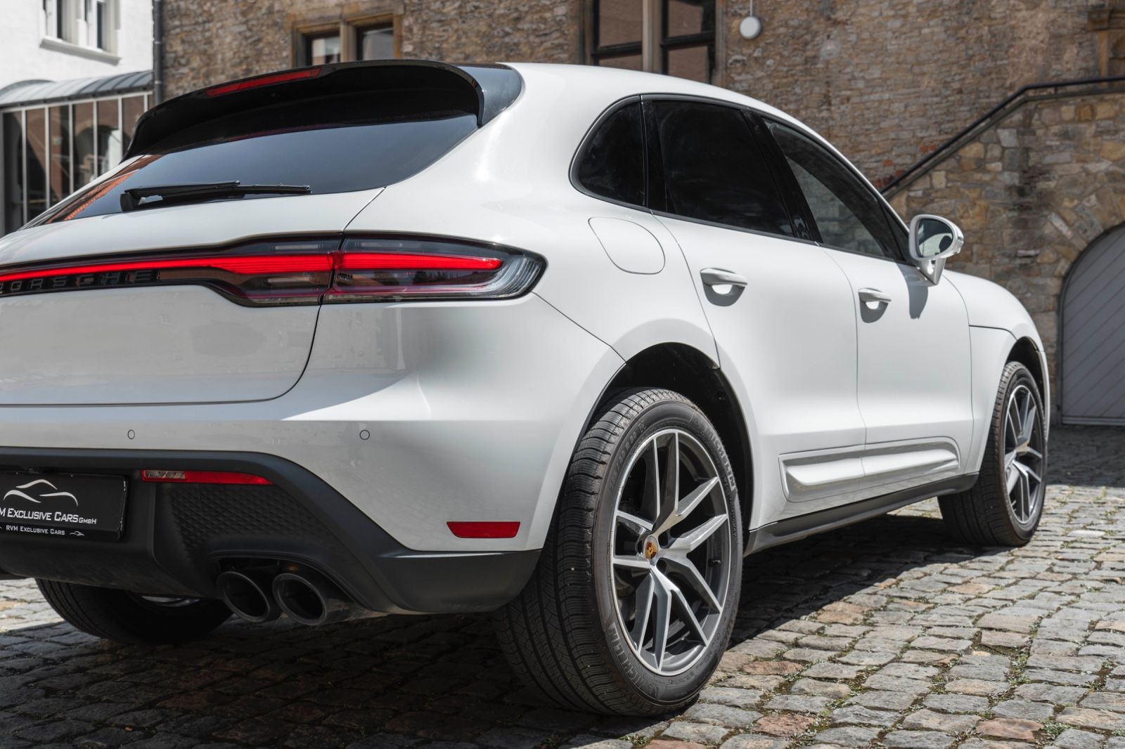 Fahrzeugabbildung Porsche Macan PASM CHRONO LED CARPLAY PANO 360° BOSE PDC