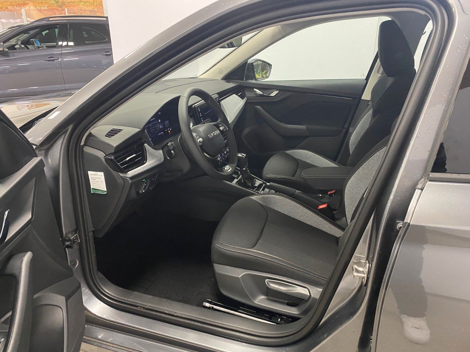 Fahrzeugabbildung SKODA Kamiq 1.5 TSI DSG Selection+SITZHEIZUNG+KAMERA++
