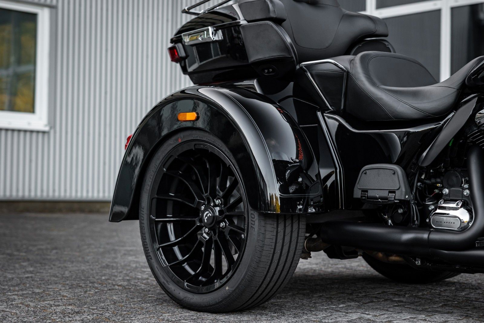 Fahrzeugabbildung Harley-Davidson TRI GLIDE ULTRA TRIKE - JEKILL&HYDE H-D ROULETTE