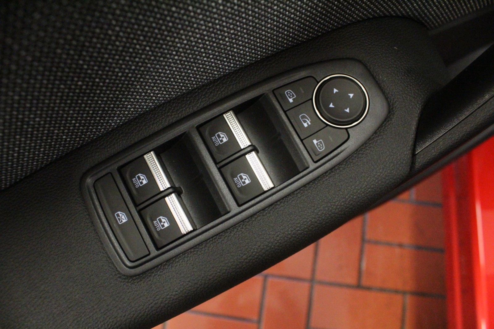 Fahrzeugabbildung Renault Captur Mild Hybrid 140 Techno *Navi* Sitzhzg*