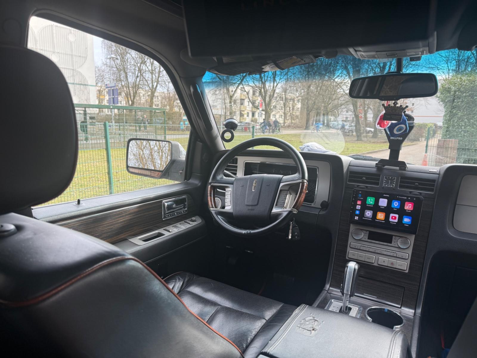 Lincoln Navigator