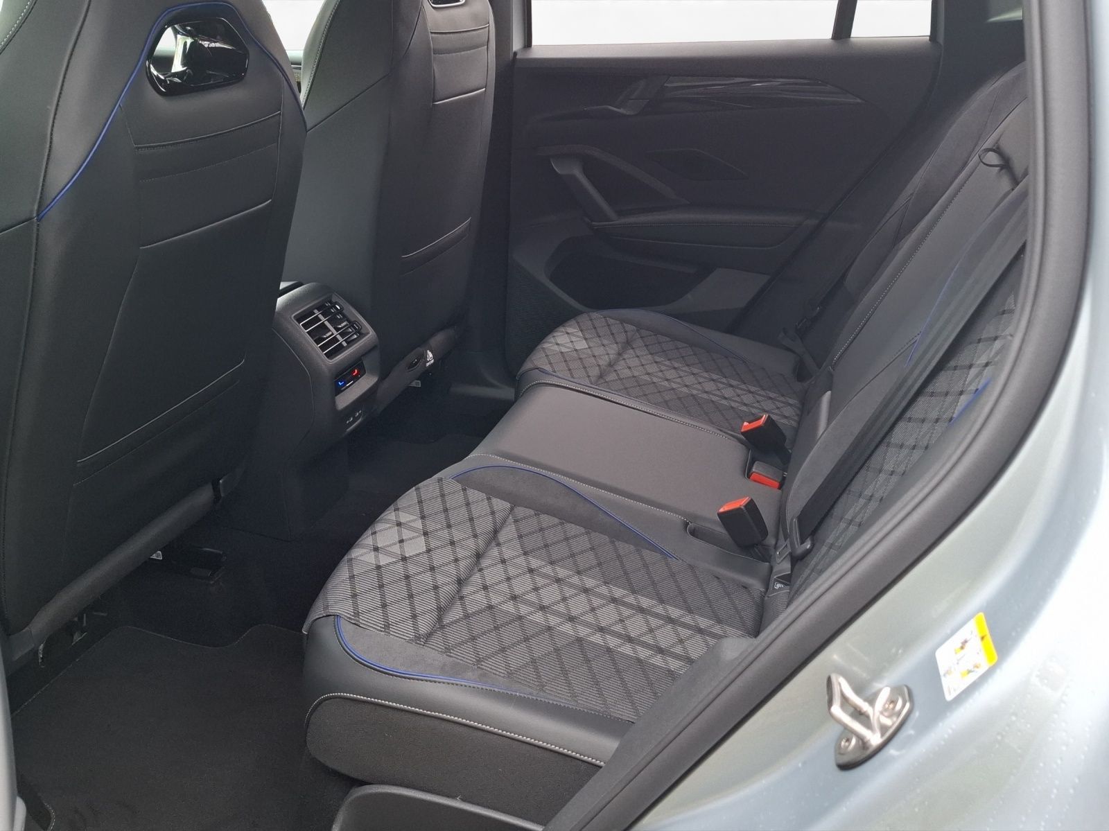 Volkswagen Tiguan R-Line 150 PS DSG | Ahzv. | HUD uvm. imagem 3
