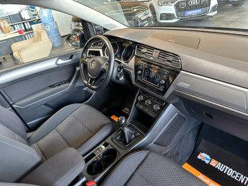 MYAUTOCENTER – Gebraucht- und Jahreswagen mit Werkstattservice in Pfaffenhofen Volkswagen Touran *1.HAND*Tempo*Klima*AHK*PDC*