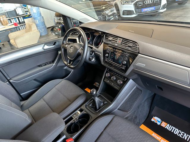 MYAUTOCENTER – Gebraucht- und Jahreswagen mit Werkstattservice in Pfaffenhofen Volkswagen Touran *1.HAND*Tempo*Klima*AHK*PDC*