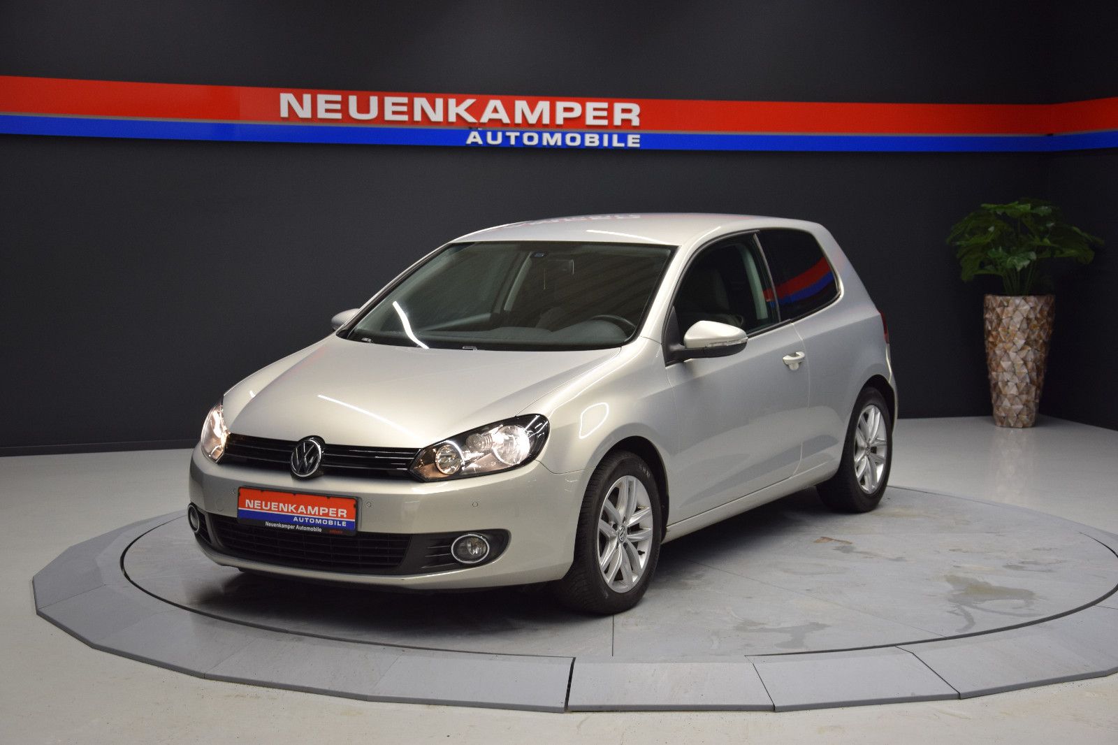 Fahrzeugabbildung Volkswagen Golf VI Comfortline PDC AHK
