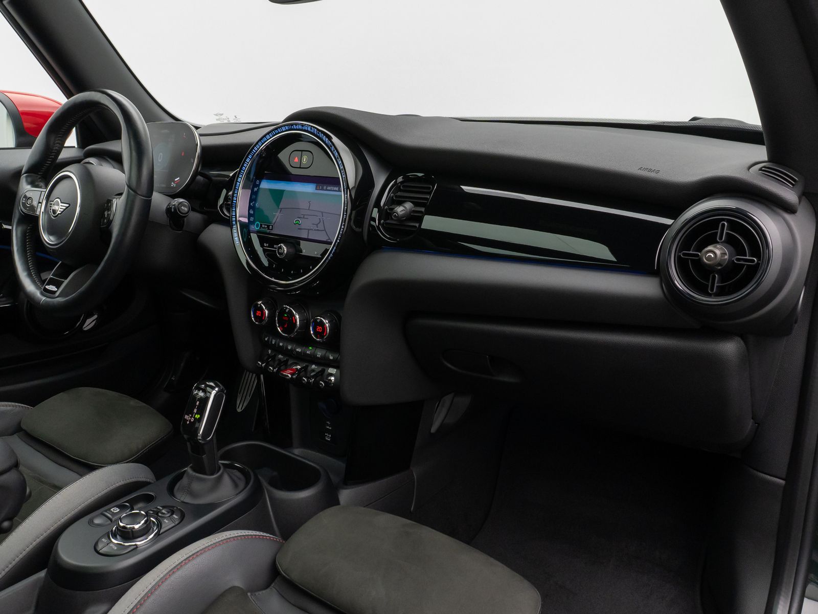 Fahrzeugabbildung MINI John Cooper Works Panorama Kamera HUD DAB Sport