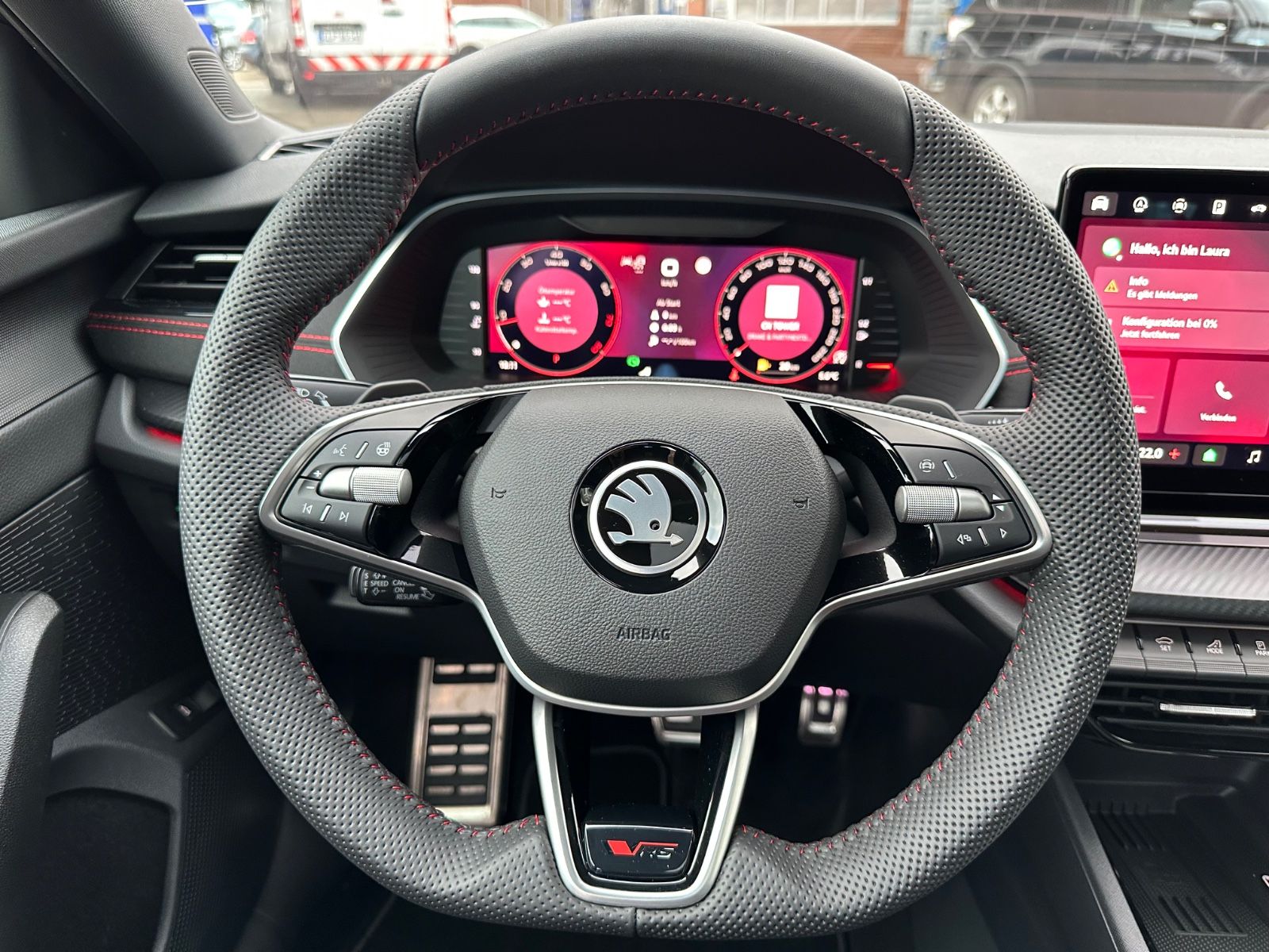 Fahrzeugabbildung SKODA Octavia RS Combi 2.0 TSI DSG AHK/Pano/Navi/ACC