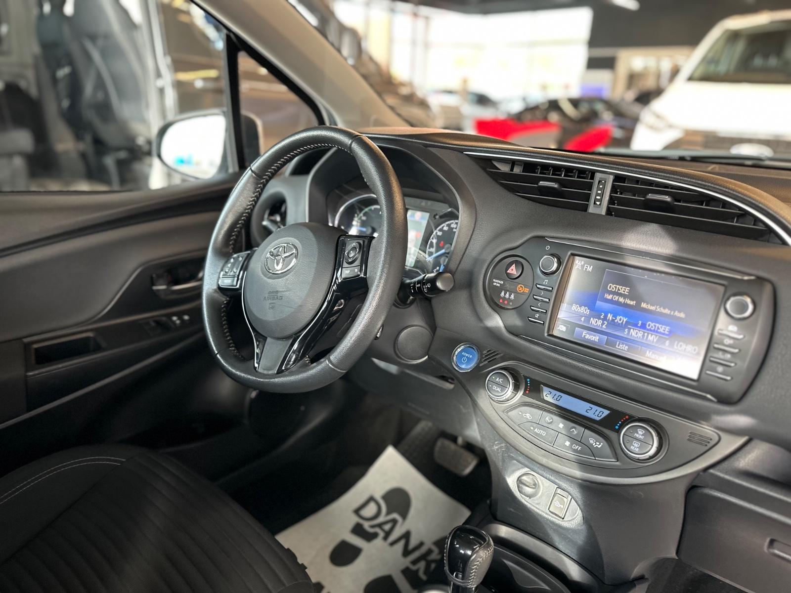 Toyota Yaris Hybrid Team D