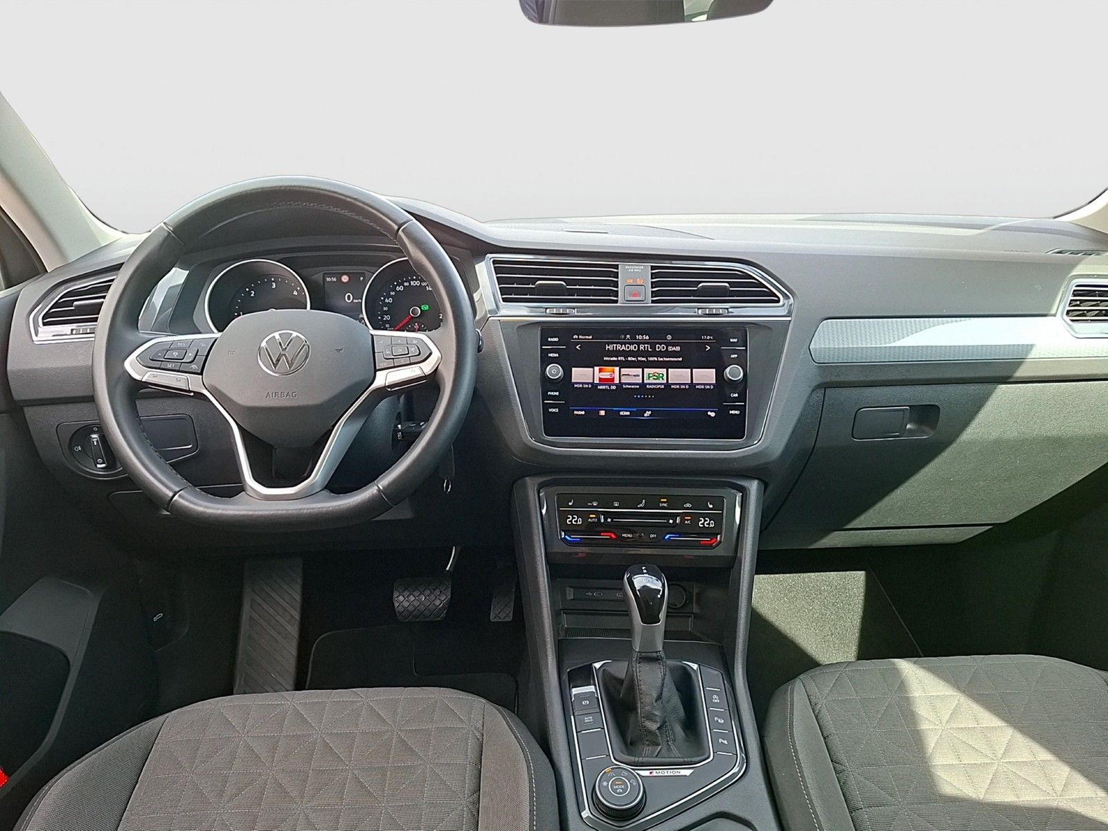 Fahrzeugabbildung Volkswagen Tiguan TDI Life DSG 4M LED AHK Navi ACC Park-Ass