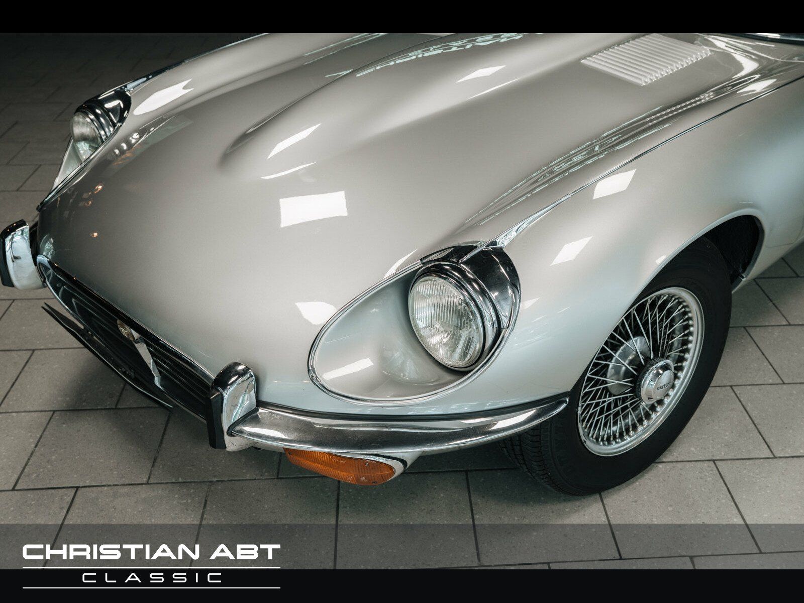 Fahrzeugabbildung Jaguar E-Type 5.3 12 Zylinder