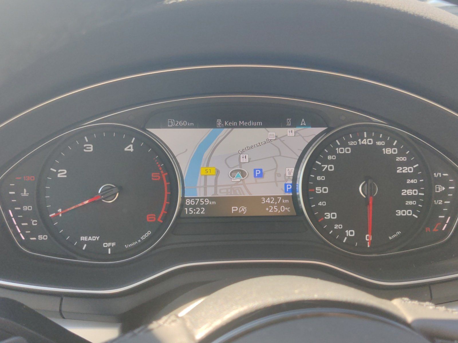 Fahrzeugabbildung Audi A4 Avant 30 TDI advanced AHK,Kamera,Navi,PDC,SHZ