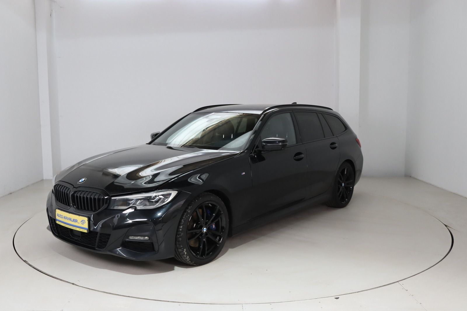 Fahrzeugabbildung BMW 320 d Touring M Sport * HUD * Pano *