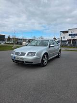 Volkswagen Bora 2.0 Highline Highline Sammler Zustand! - silberne Volkswagen Bora