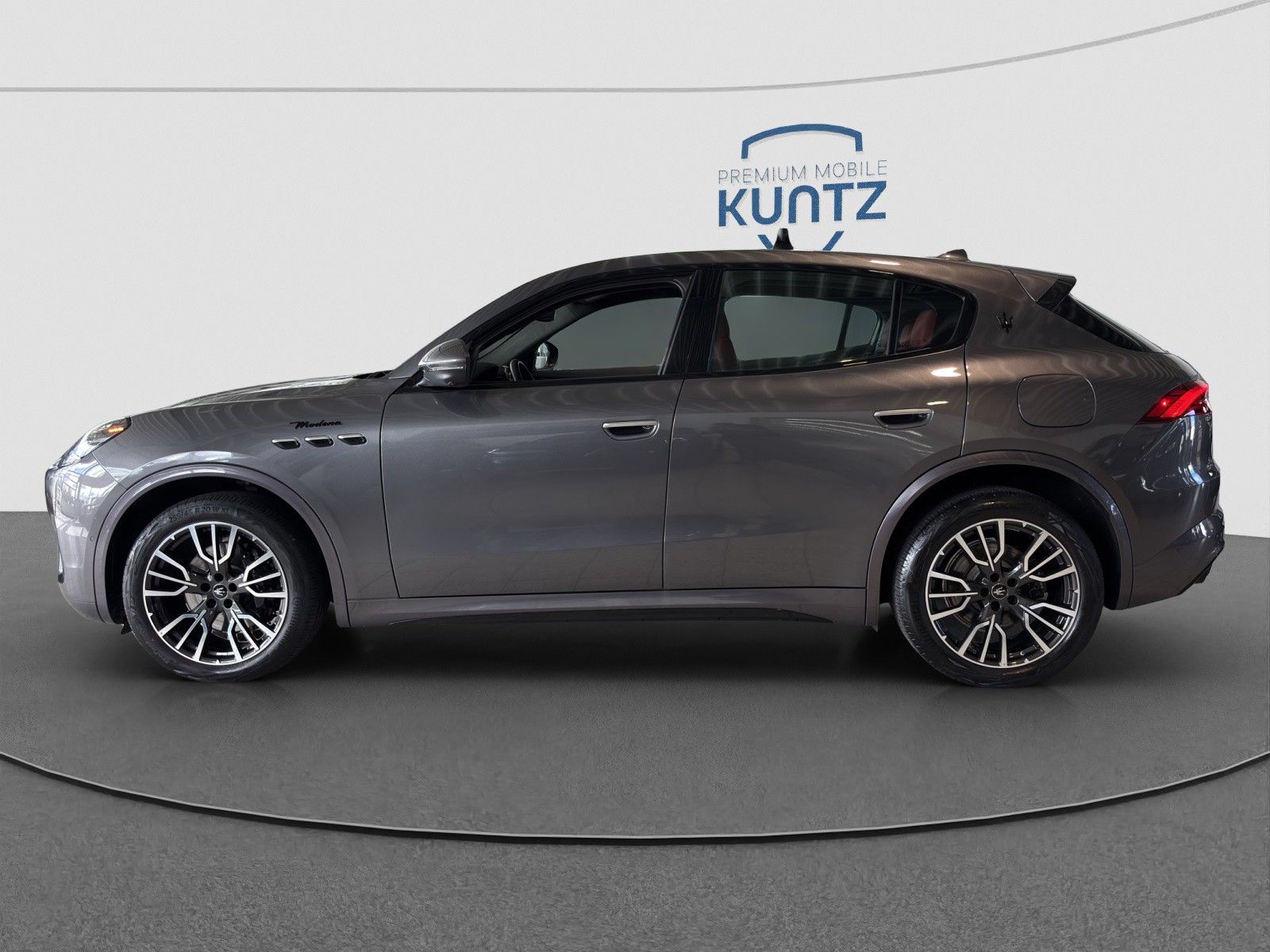 Maserati Grecale 243 kW 2.0 Mild-Hybrid AWD Modena Fahrer foto 2