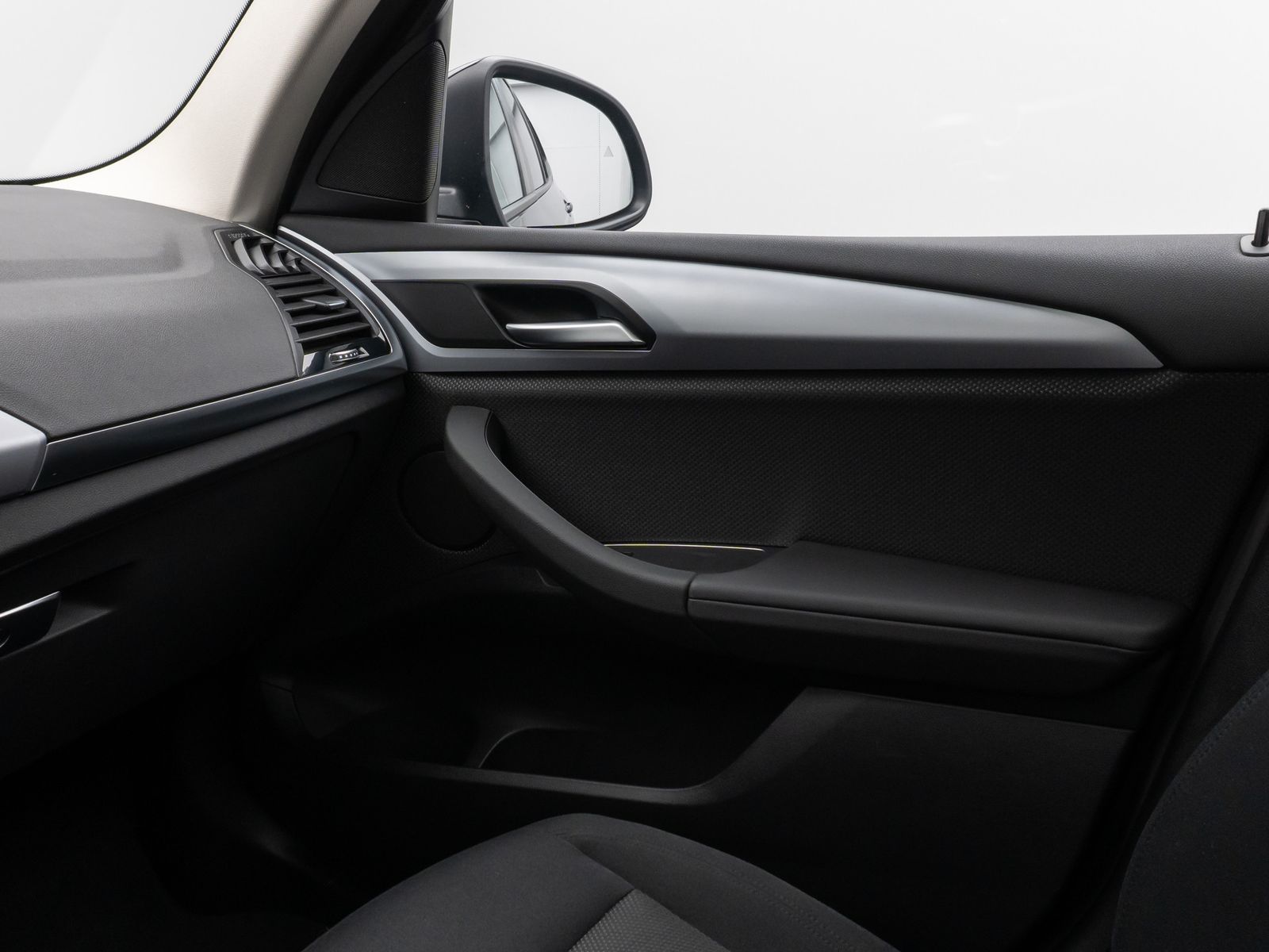Fahrzeugabbildung BMW X3 xD20d Panorama Kamera DAB HiFi AHK Alarm 19"