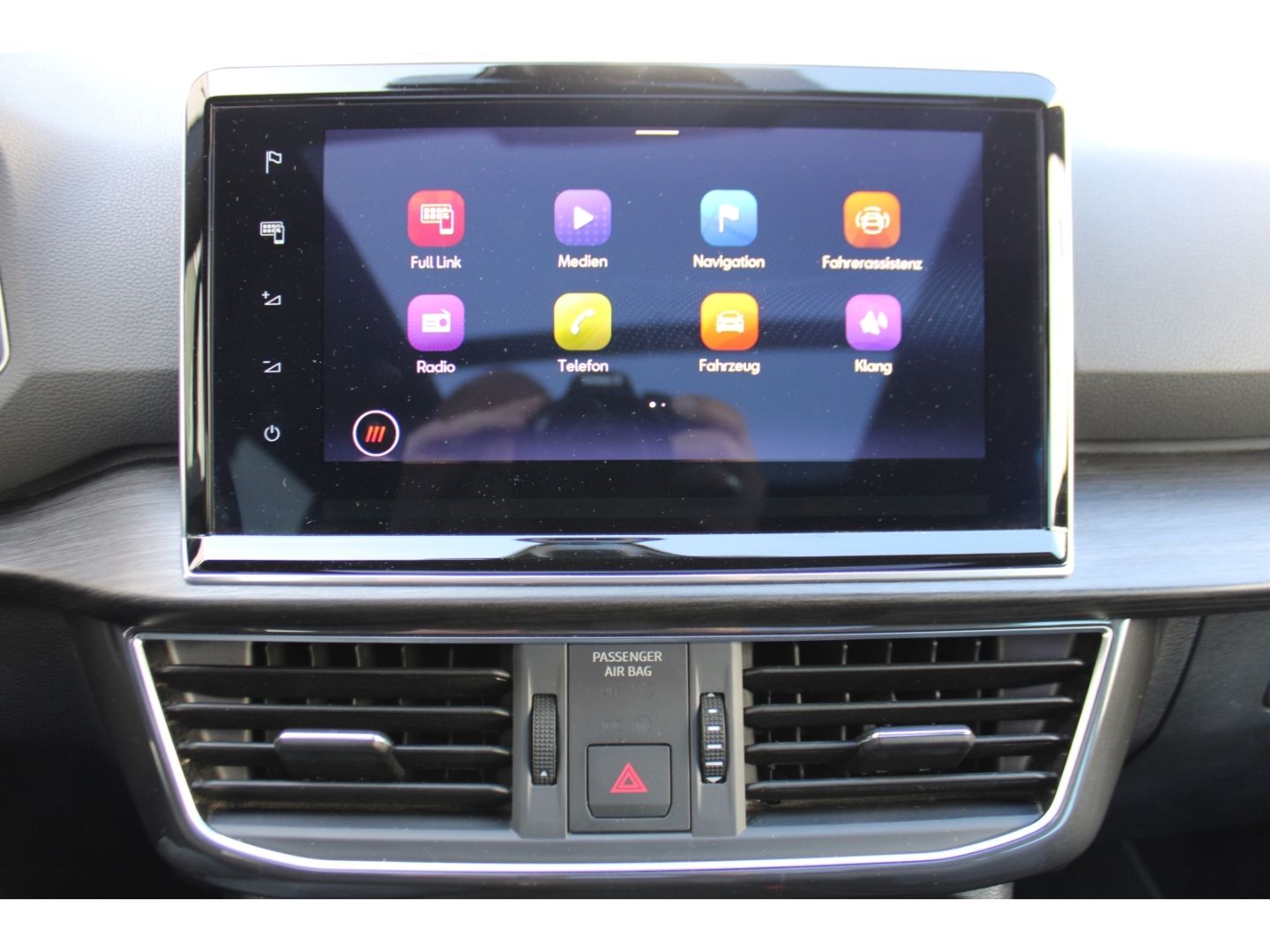 Fahrzeugabbildung SEAT Tarraco Xcellence 4Drive Pano LED ACC AHK StHZg