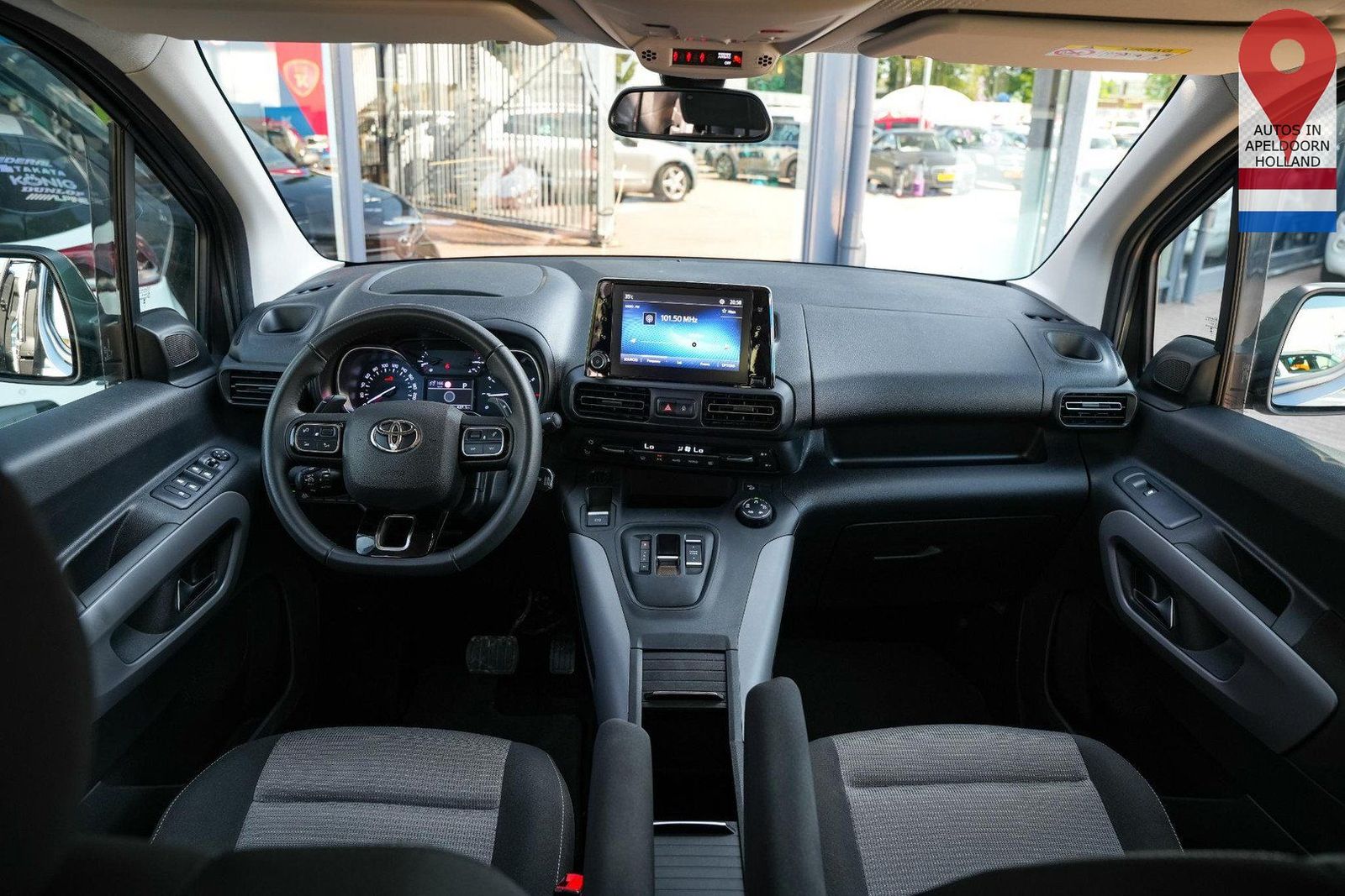 Toyota PROACE CITY Geel nummernschild 5 Sitze automatik imagem 2