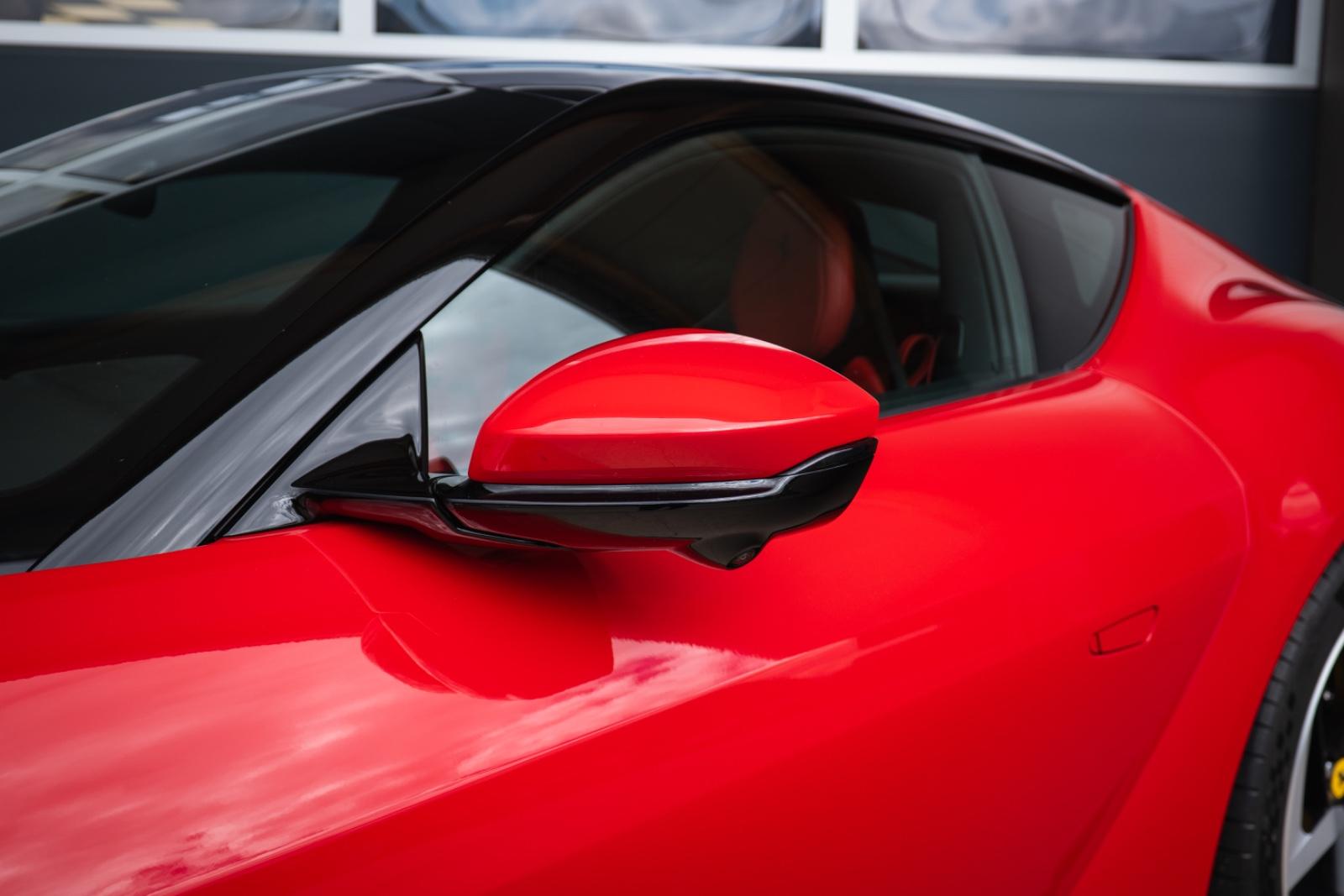 Ferrari LIFT/CARBON/RACING SEATS/ACC