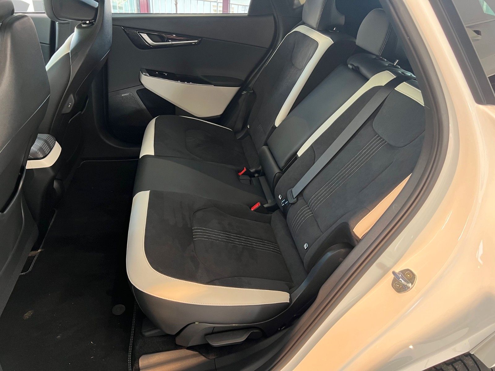 Fahrzeugabbildung Kia EV6 GT-Line 2WD 229PS GLASDACH P5 P6 P7 WP