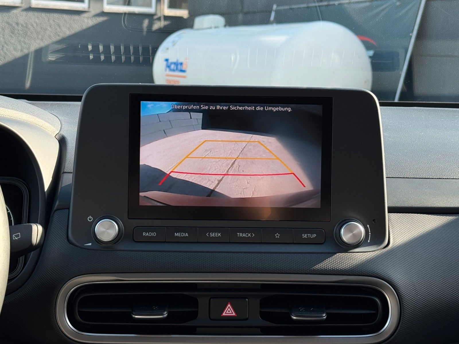 Fahrzeugabbildung Hyundai Kona Elektro SELECT ACC LKAS SHZ LHZ CAM CarPlay