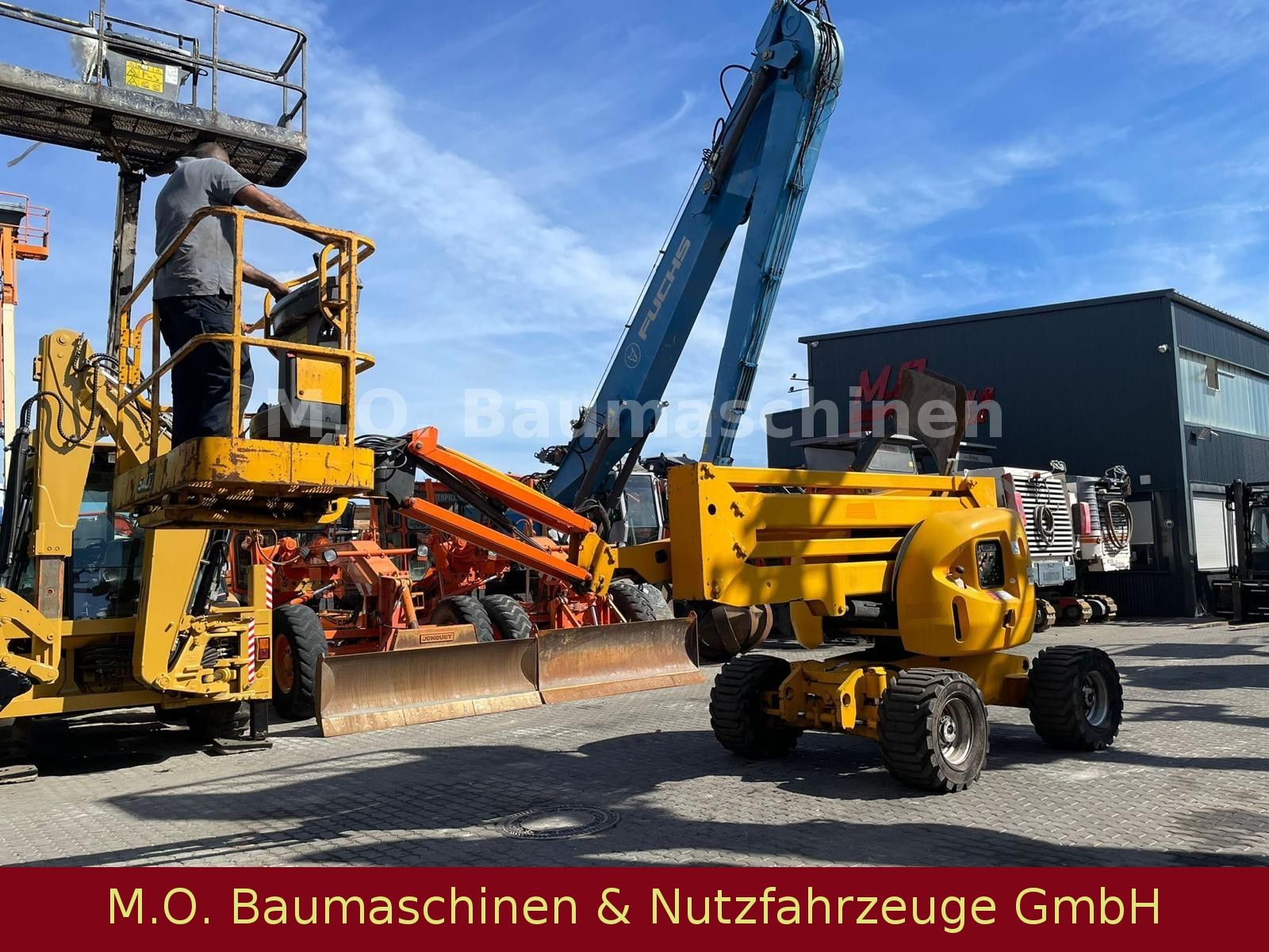 Fahrzeugabbildung JLG 450 AJ / 15,7 m / 4x4 / 230 Kg