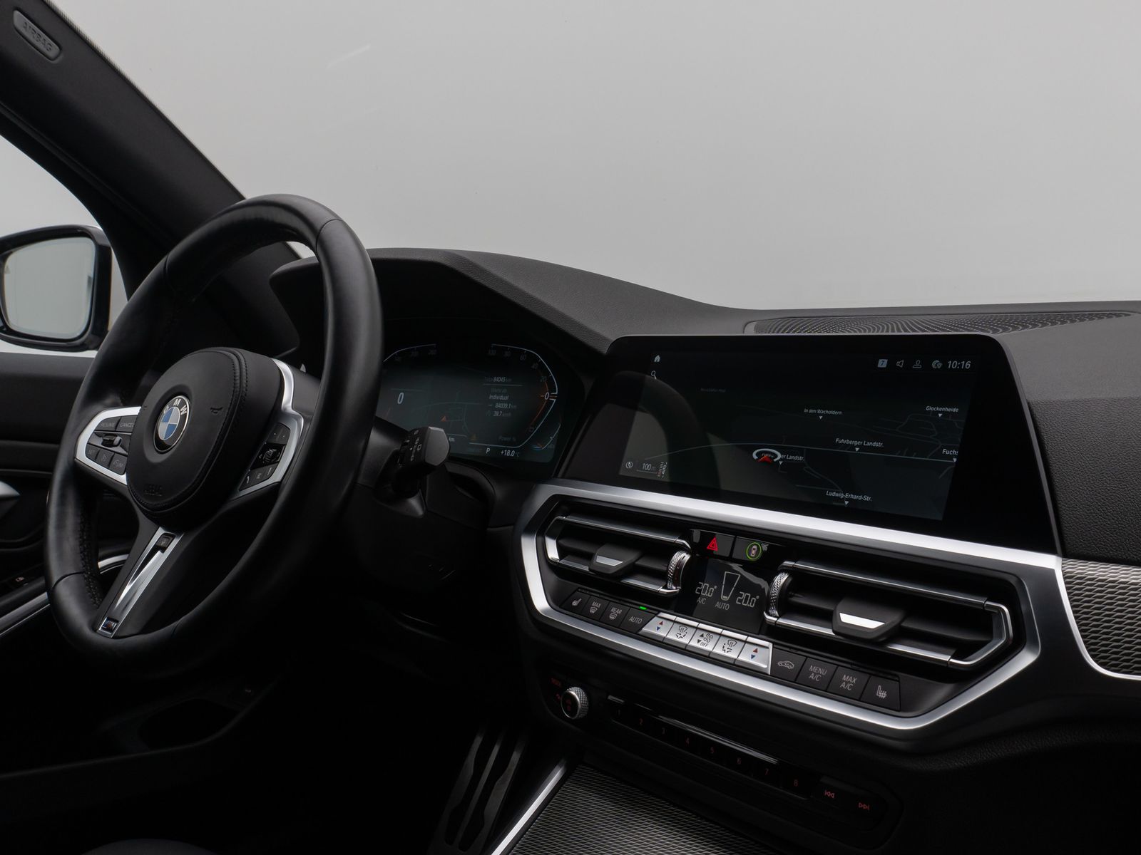Fahrzeugabbildung BMW 330i xD M Sport Laser DAB Lenkrhzg Komfort Alarm