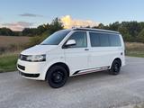 Volkswagen T5 California Beach 4Motion Camper 140 PS - Volkswagen T5 California: 4motion