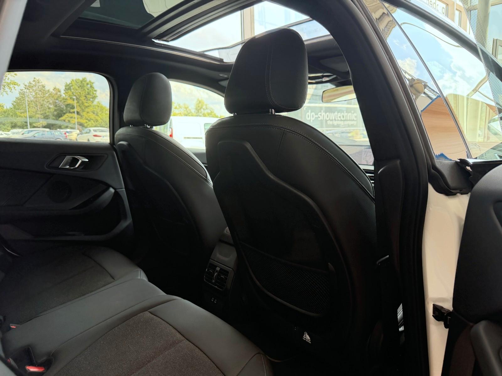 BMW 216d GC Sport Line LC. Prof. Kamera Pano LED
