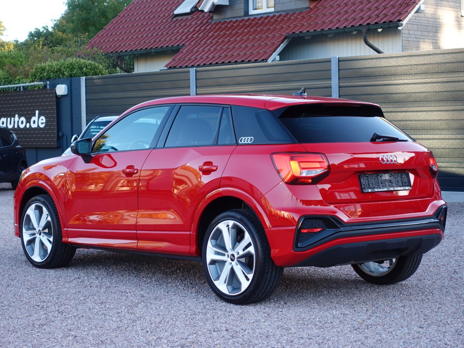 Fahrzeugabbildung Audi Q2 35 TFSI S tronic S line AHK/SONOS/19"LMR/....