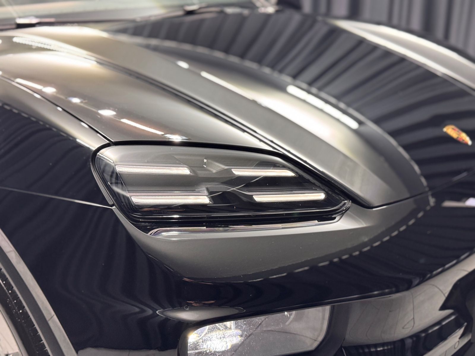 Fahrzeugabbildung Porsche Macan Electric 4|PANORAMA|BOSE|LED|