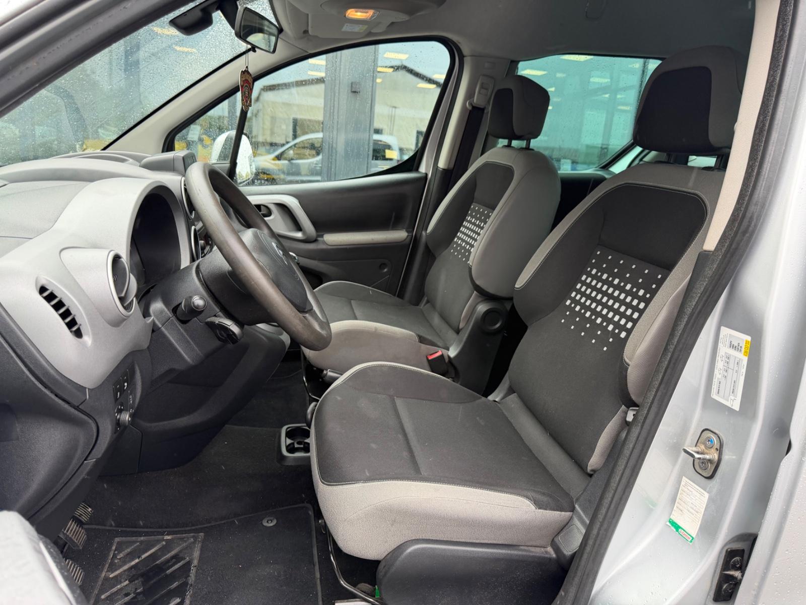 Citroën BERLINGO MULTISPACE FEEL*NAVI*PDC*R-KAMERA*