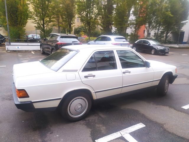 Mercedes-Benz 190E von Rentnerin zu verkaufen