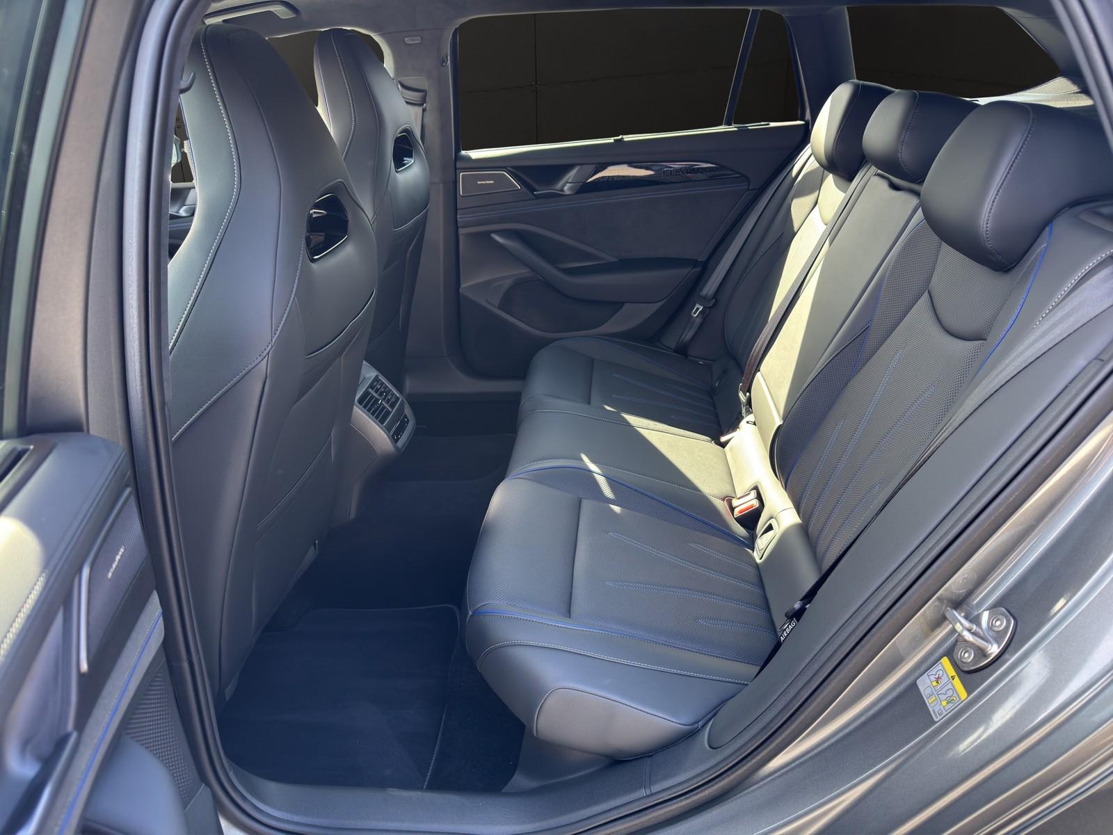 Volkswagen Passat Variant 1.5TSI eHybrid R-Line DSG AHK+Mat