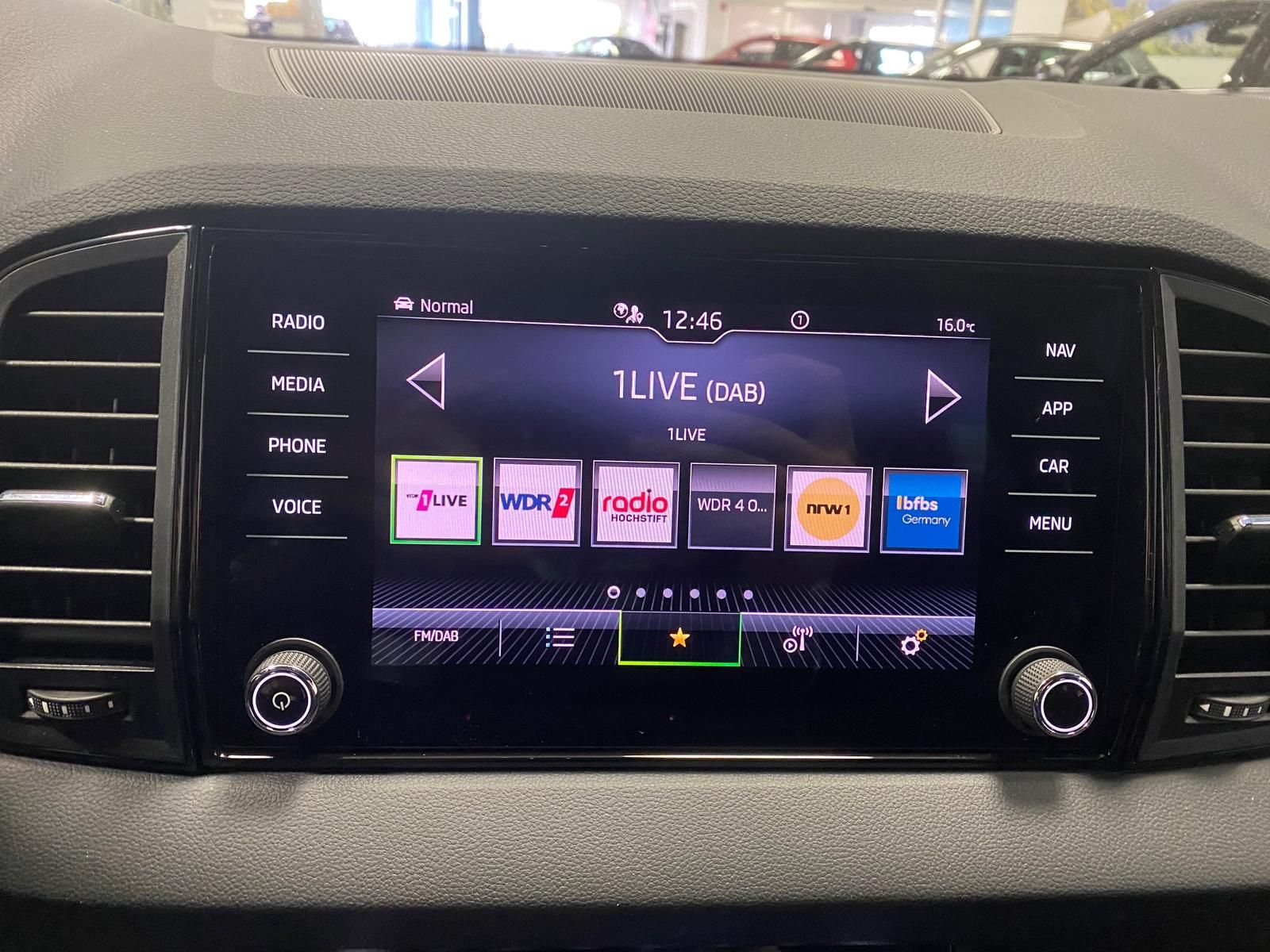 Fahrzeugabbildung SKODA Karoq 1.5 ACT SPORTLINE+5J GA+MATRIX+ACC+360+AHK