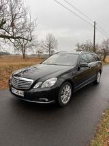 Mercedes-Benz E 350 4MATIC,STANDH, HOLZ, VOLL, DVD - Mercedes-Benz E 350 aus 2010: 4matic