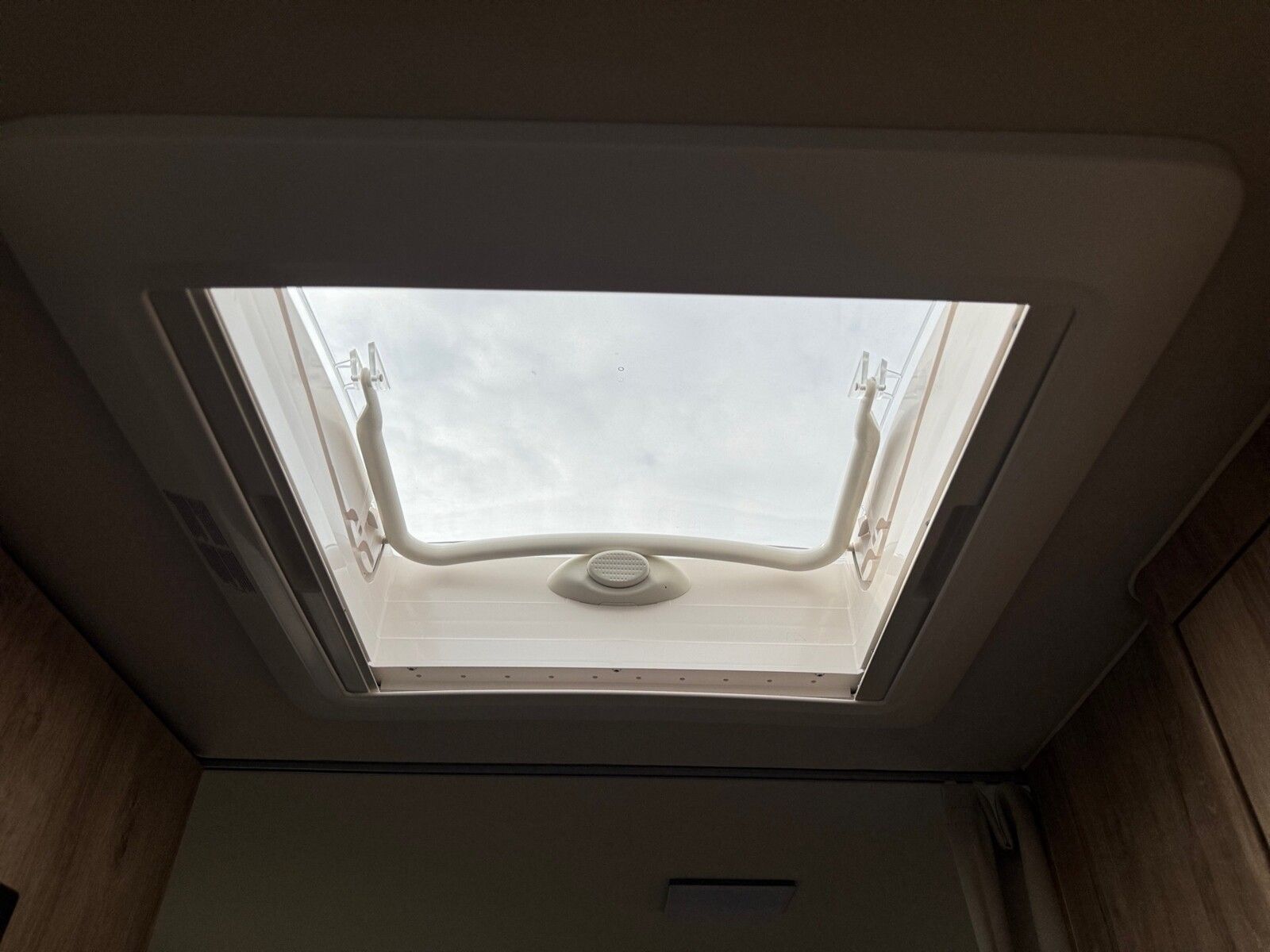 Fahrzeugabbildung Eura Mobil Profila T PT 660 EB Mondial Plus 180PS Dachklima