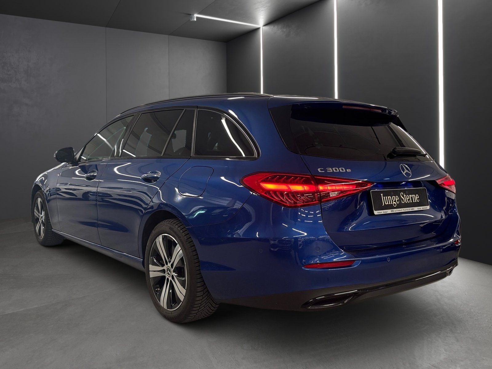Fahrzeugabbildung Mercedes-Benz C 300 e T*DISTRONIC*HuD*Burmester*Pano-Dach*LED*