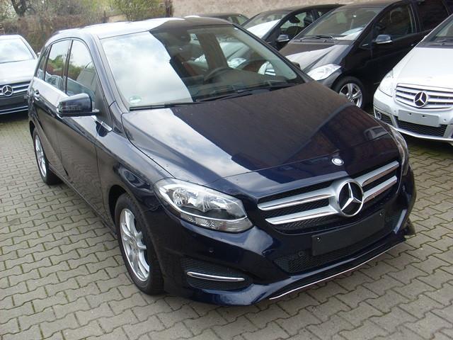Mercedes-Benz B 180