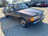Mercedes-Benz Mercedes W123, 230E, Automatic, Rentnerfah... - aus 1983: Mercedes