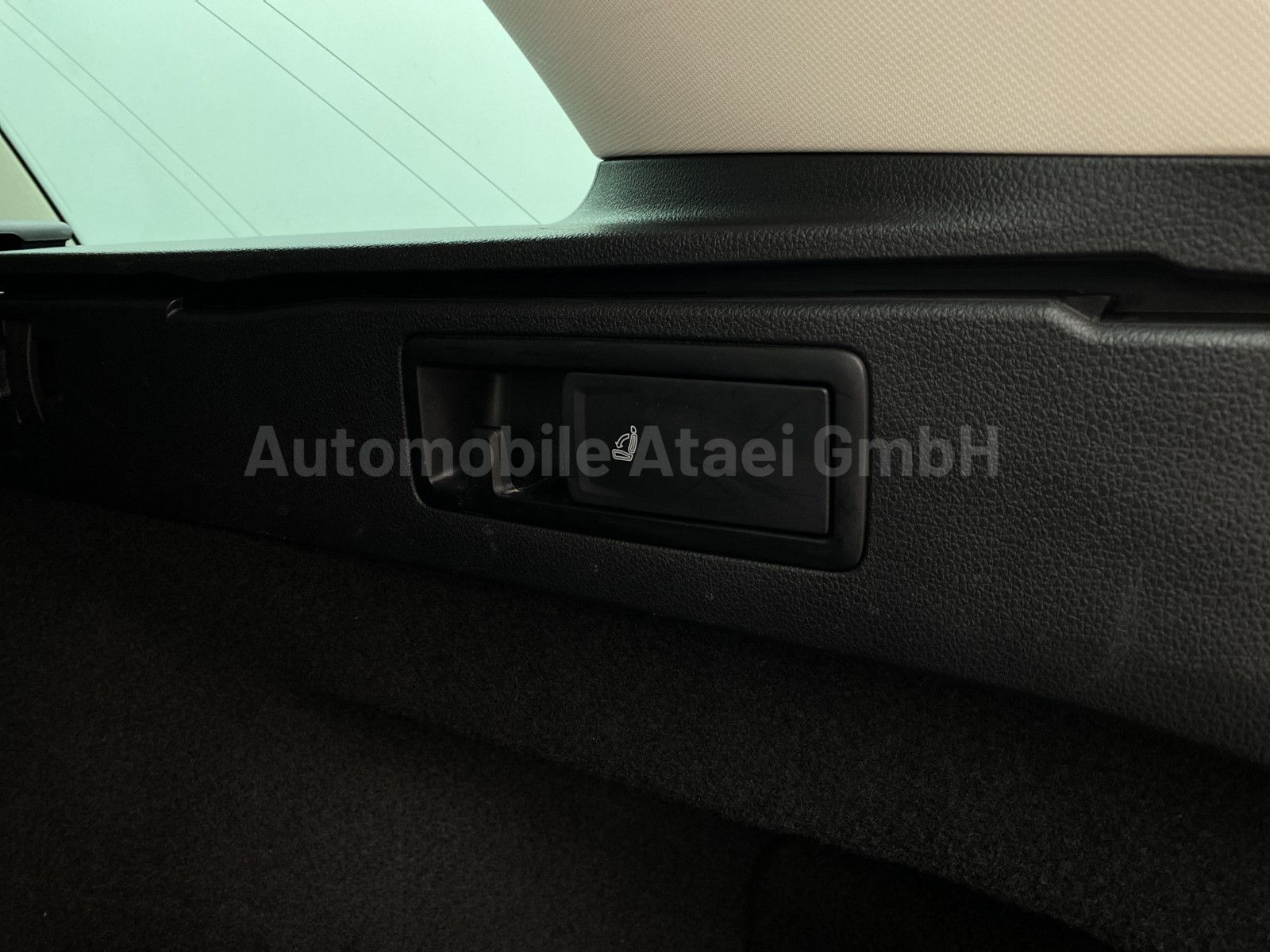 Fahrzeugabbildung Volkswagen Passat Variant TDI DSG *TAXI* TAXAMETER+TOP 3227
